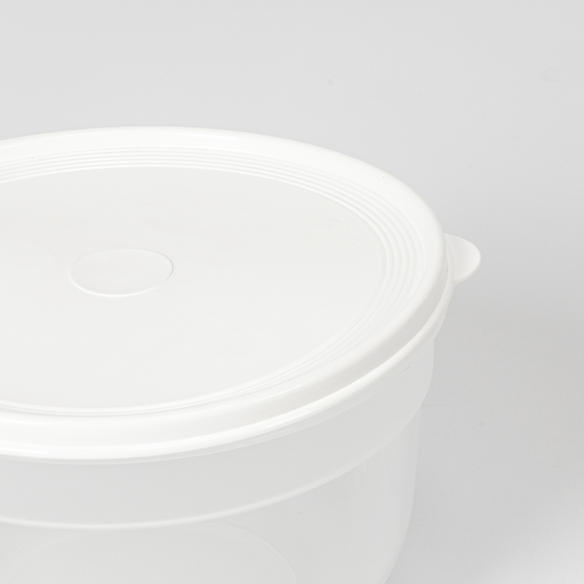 Caixa redonda com tampa branca 4l