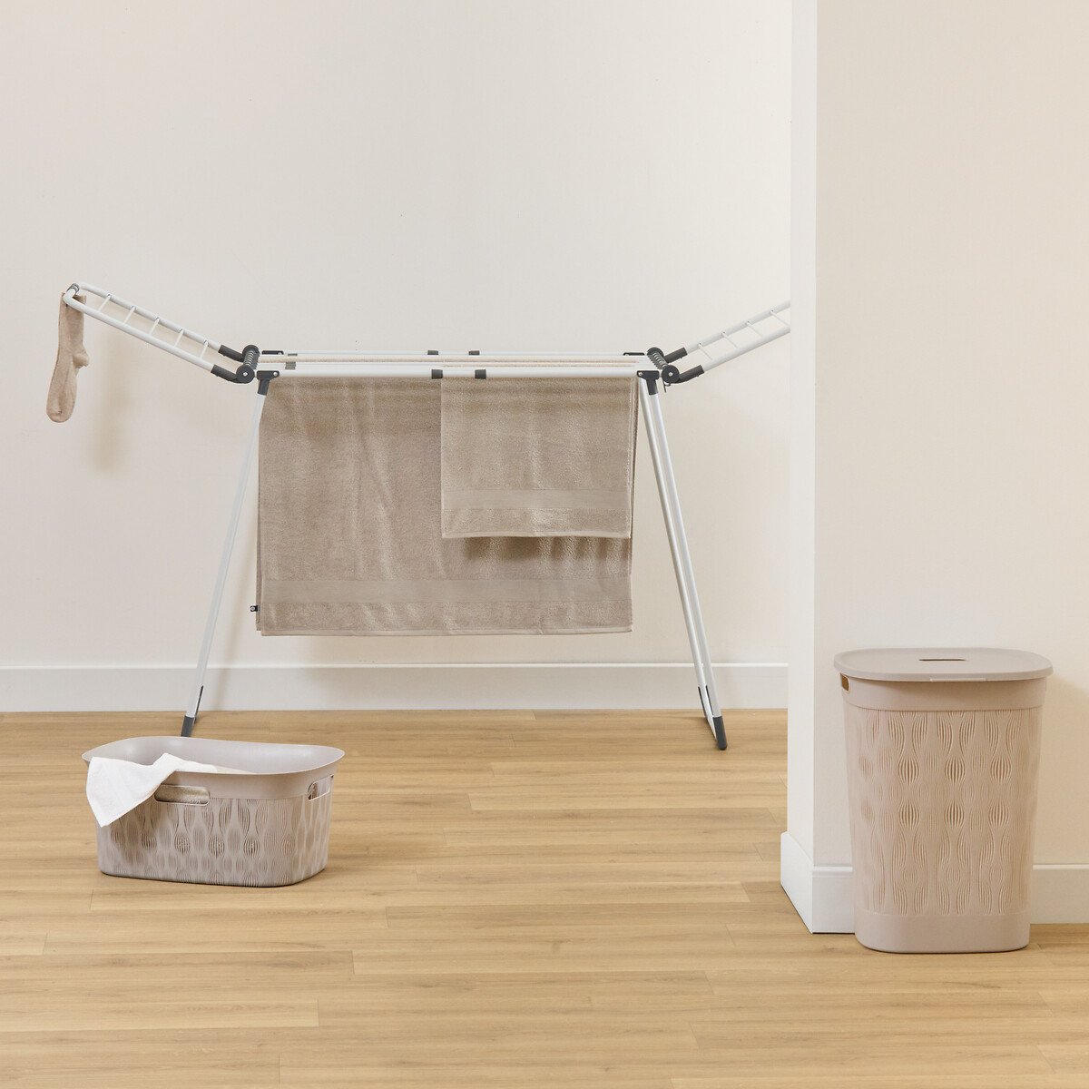 Estendal extens&iacute;vel para roupa SINAI branco