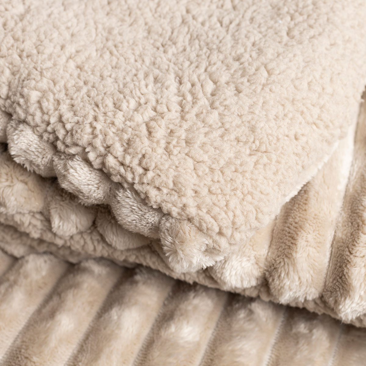 Edrd&atilde;o WINTER NEST taupe 240x260cm