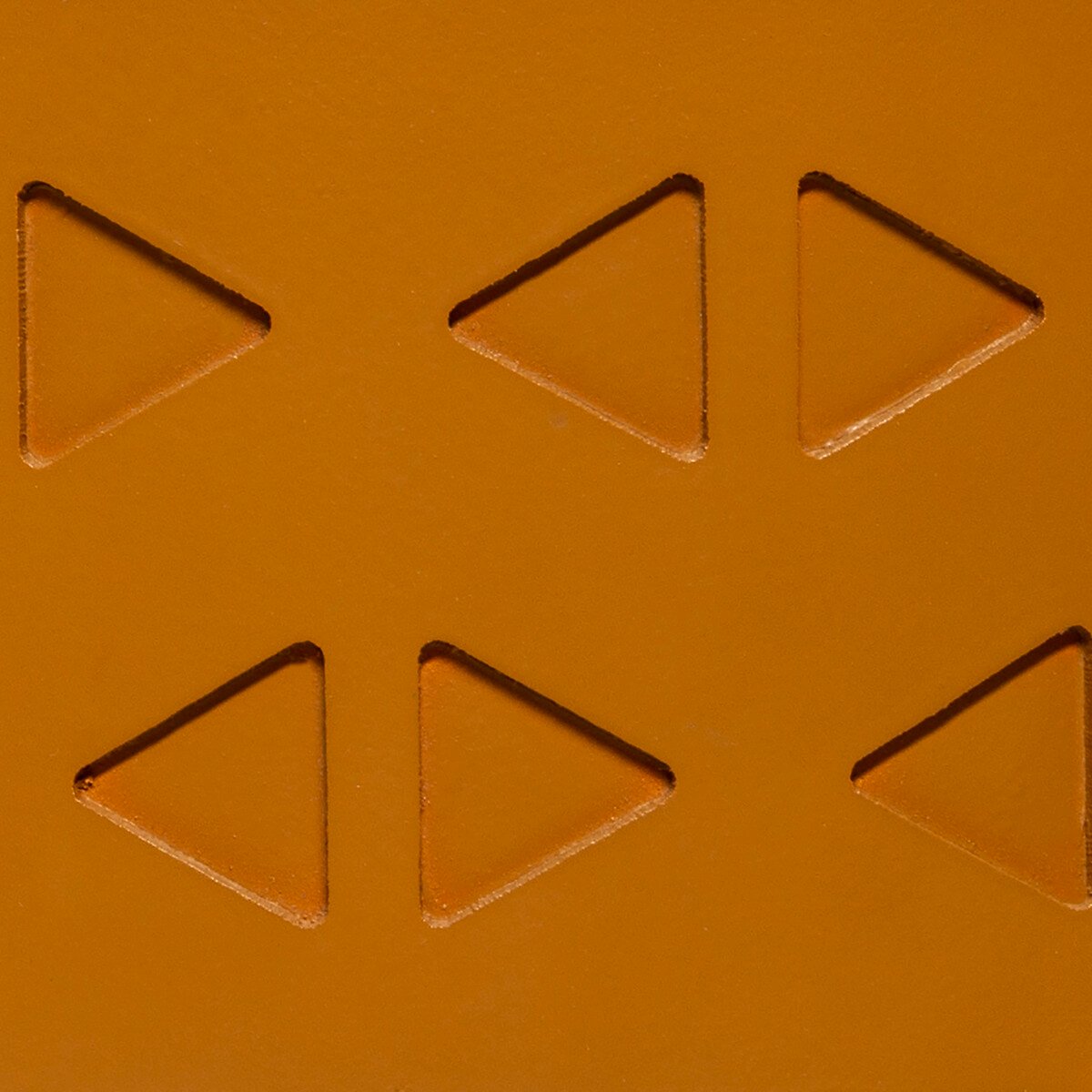 Mesa de apoio SHIRO mostarda em mdf com arrumação