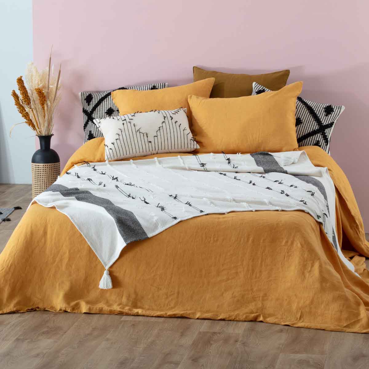 Manta tropi preto e branco com tassel 130x180cm