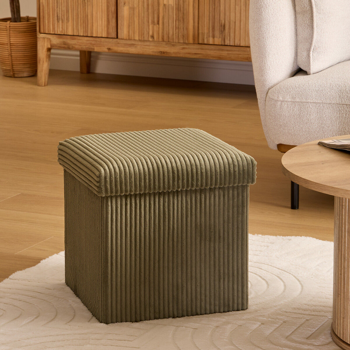 Pufe ARUM com arruma&ccedil;&atilde;o canelado verde 38x38cm