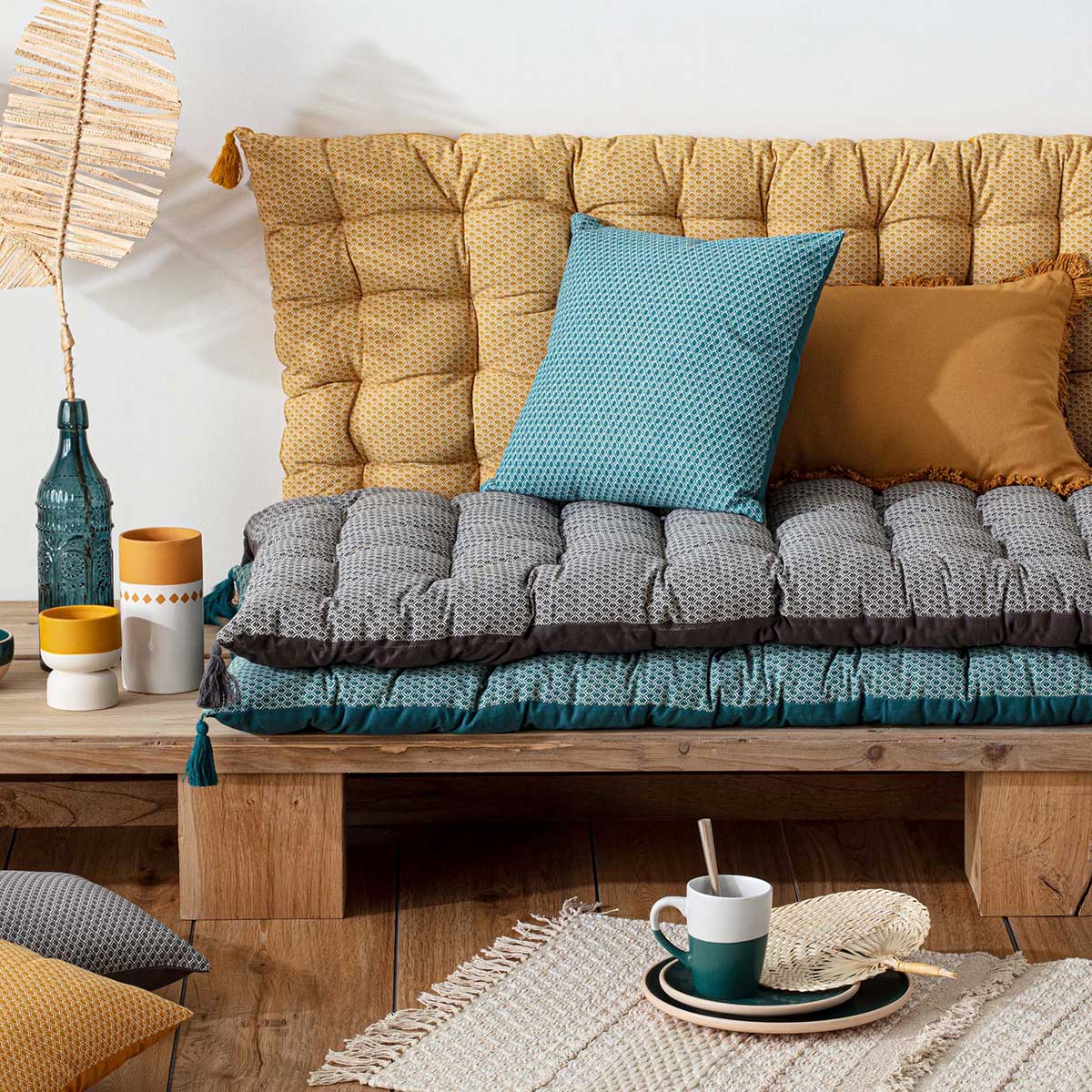 Coxim de ch&atilde;o OTTO azul petr&oacute;leo 60x120cm