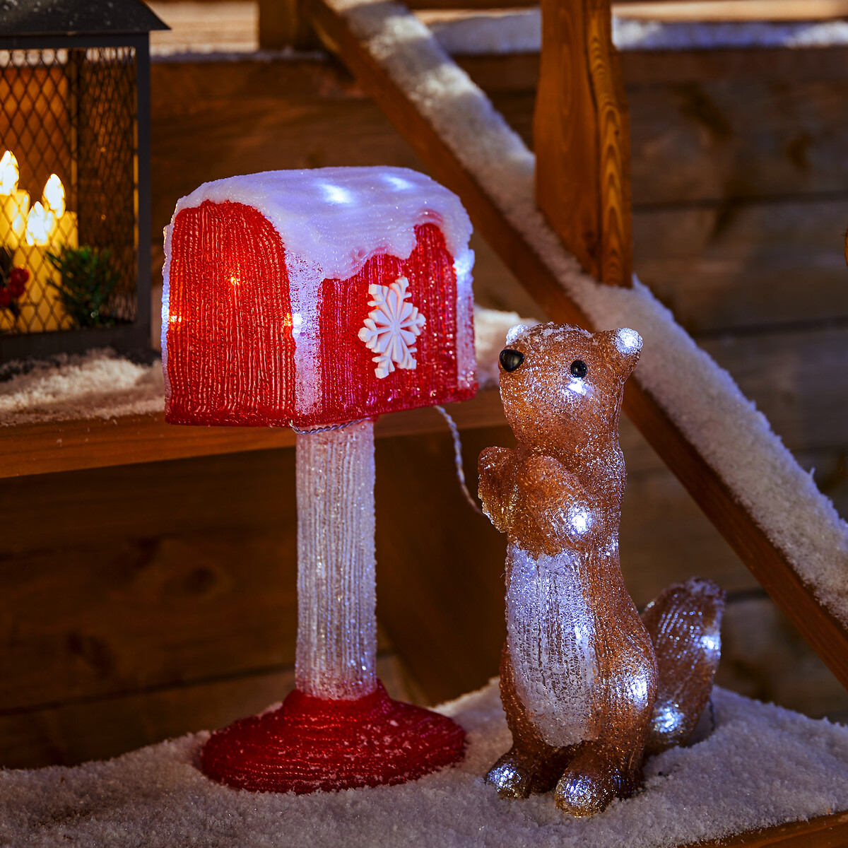 Figura marco de correio com esquilo luminoso com LED solar 78cm