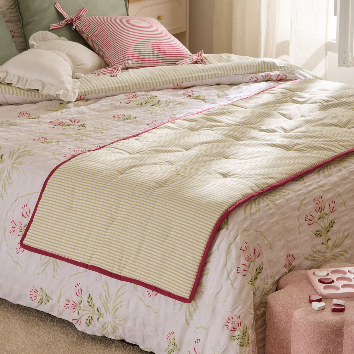 Edred&atilde;o fundo de cama FLEUR DE ROSE verde claro