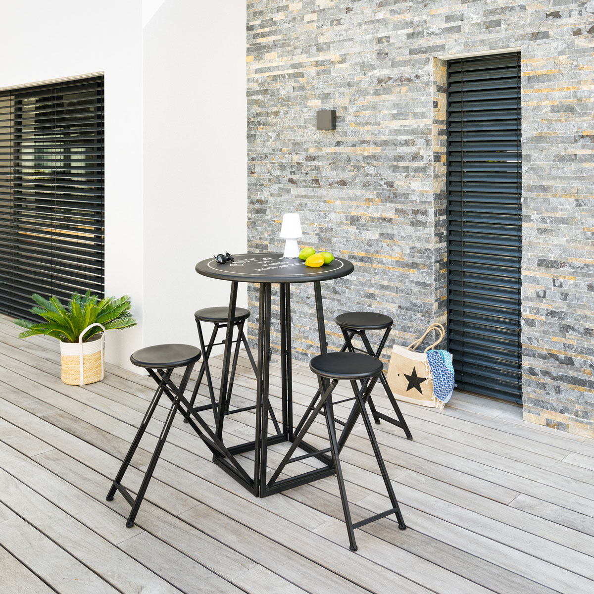 Mesa com 4 cadeiras para exterior