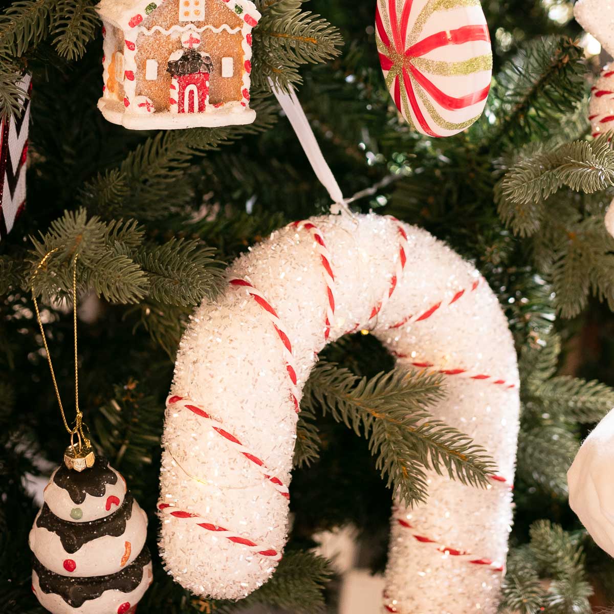 Pendurante em forma de casinha de bolacha gengibre 7cm