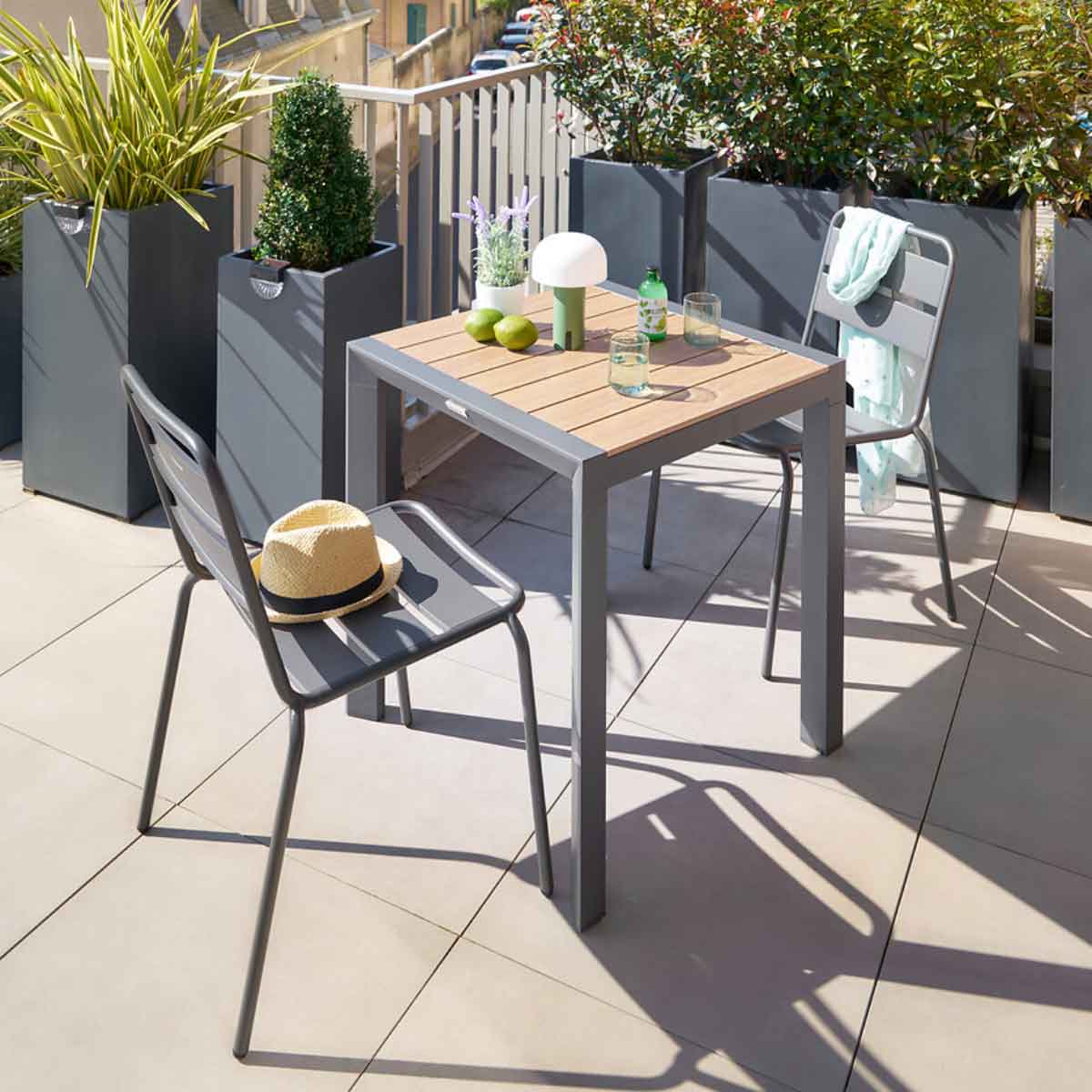 Mesa fixa EVASION em alumínio 75x70cm