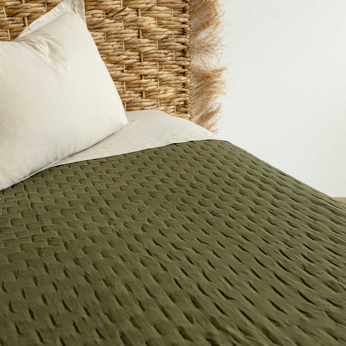 Edred&atilde;o STOCKHOLM verde seco 220x240cm