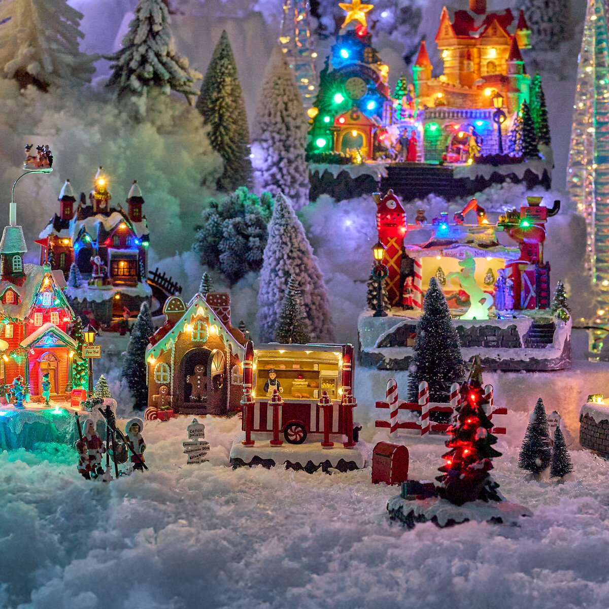 Aldeia pastelaria com luz -  música - movimento 14,5x15cm