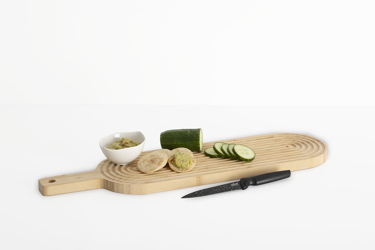 T&aacute;bua de corte oval bege em bambu