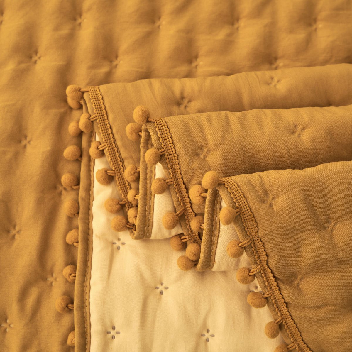 Edred&atilde;o BEAR ocre 140x220cm