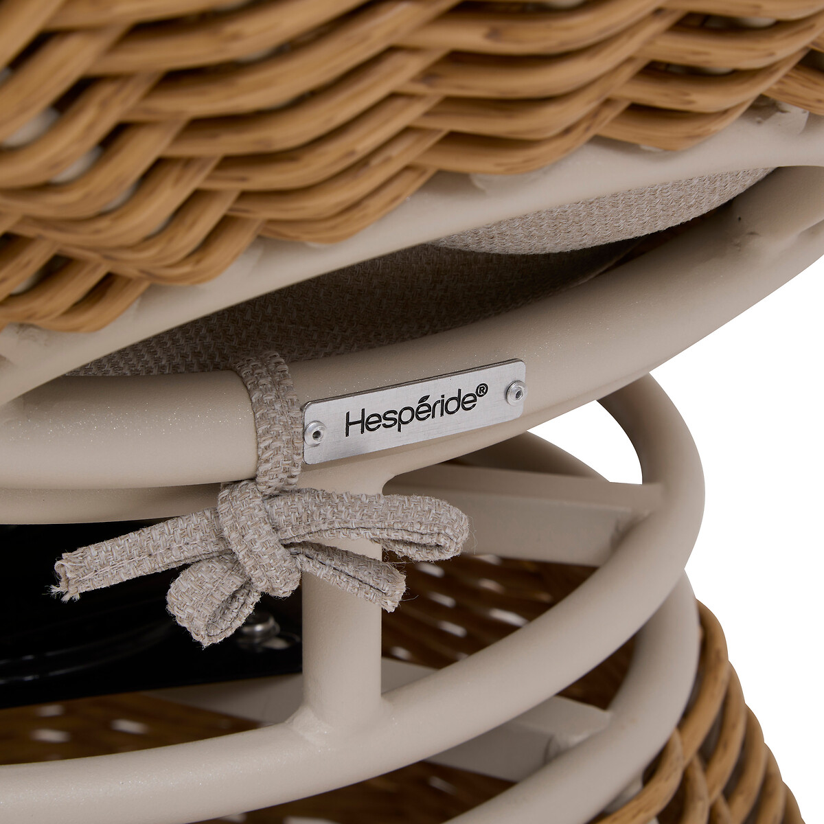 Cadeira girat&oacute;ria NYMELY com almofad&atilde;o