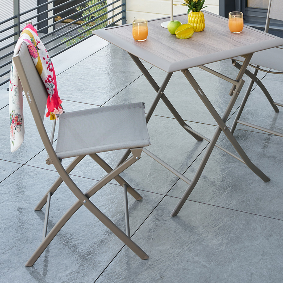 Cadeira dobr&aacute;vel MODULA noisette/cafe