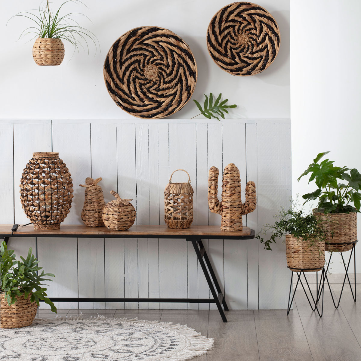 Vaseira NEELA bege em jacinto de água 53cm,  Vaseira NEELA bege em jacinto de água 53cm