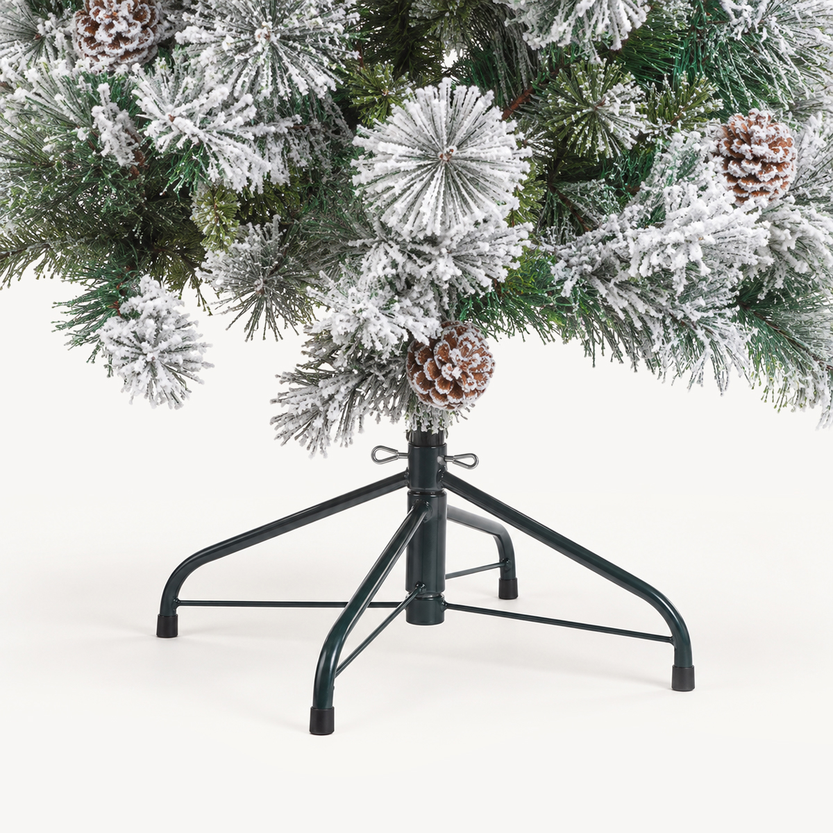 &Aacute;rvore de natal MINNESOTA efeito neve com pinhas 150cm