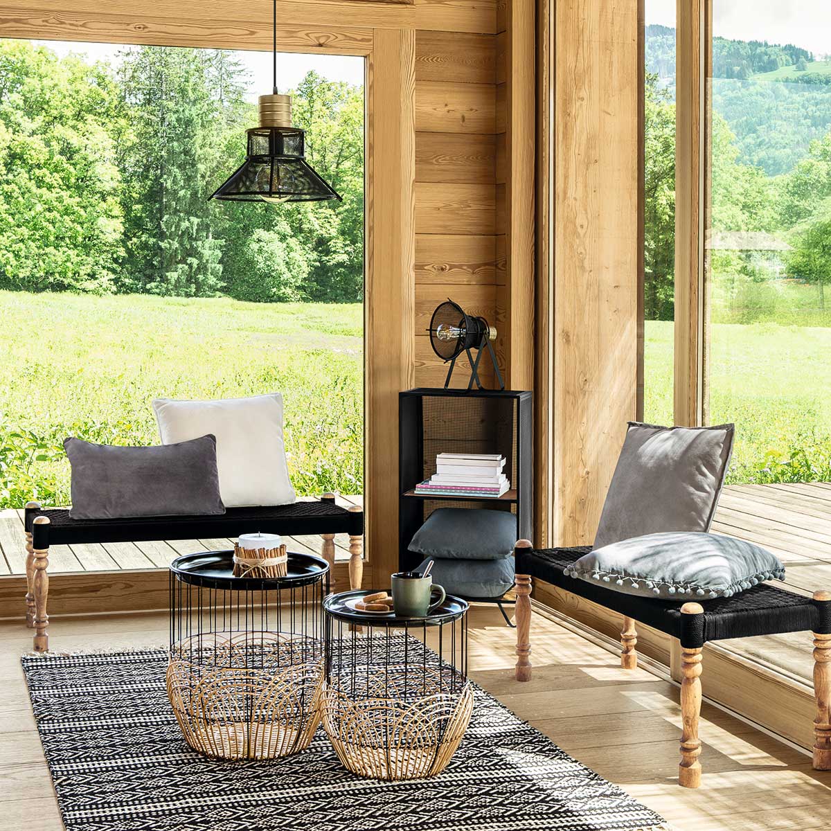 Candeeiro de teto em metal preto e dourado RODO