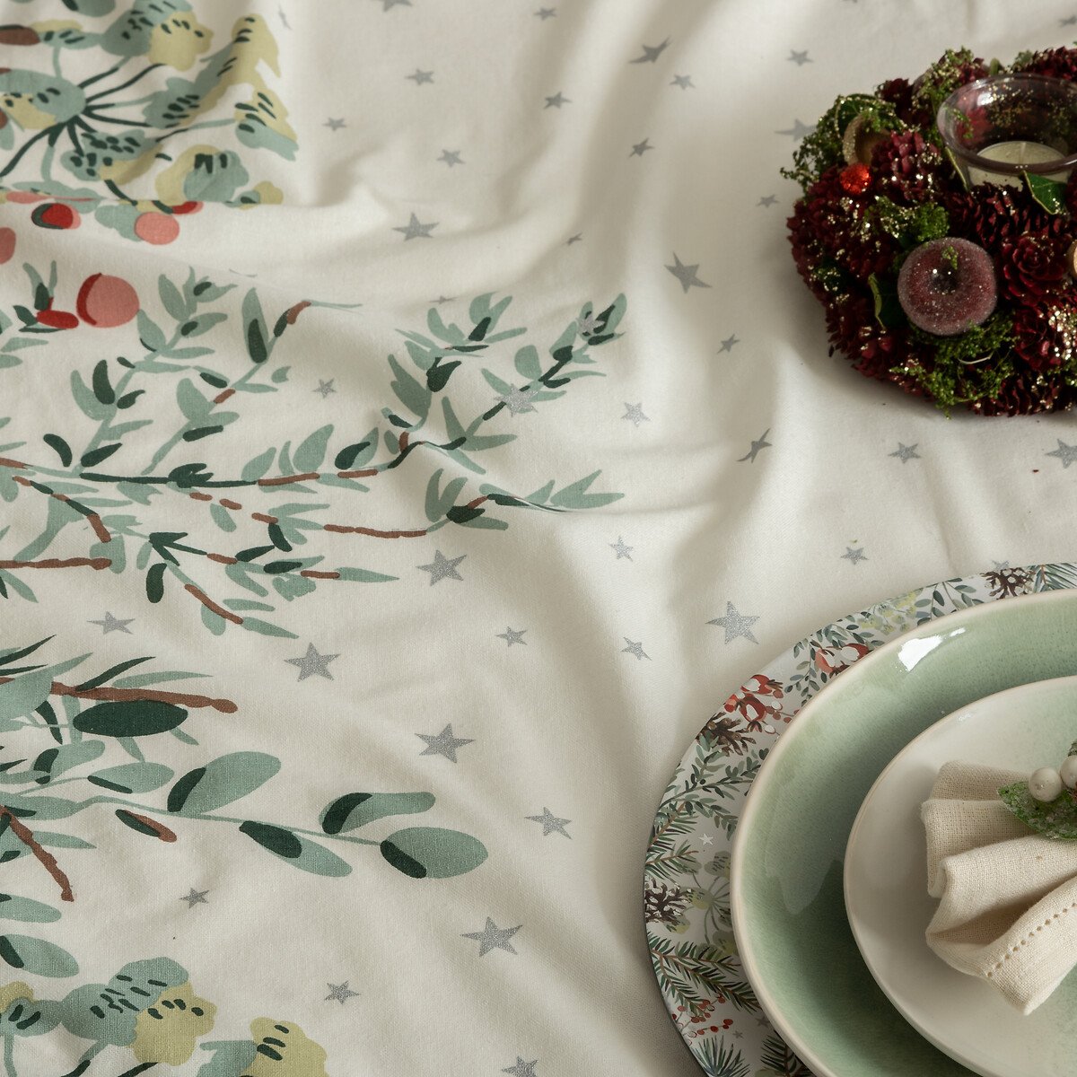 Toalha de mesa em algod&atilde;o com ramos 140x240cm