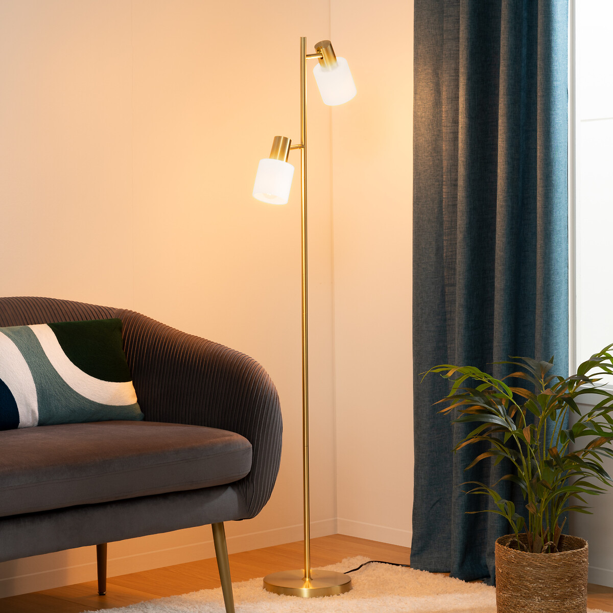 Candeeiro de p&eacute; TAIS dourado 143cm