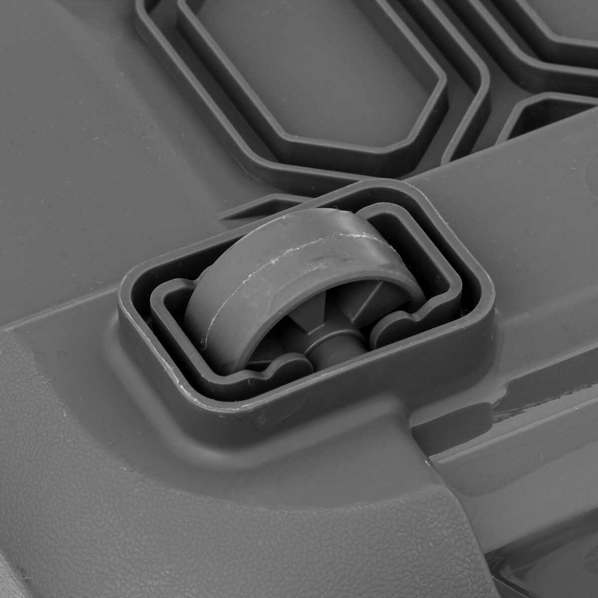 Caixa de arruma&ccedil;&atilde;o preta 80l