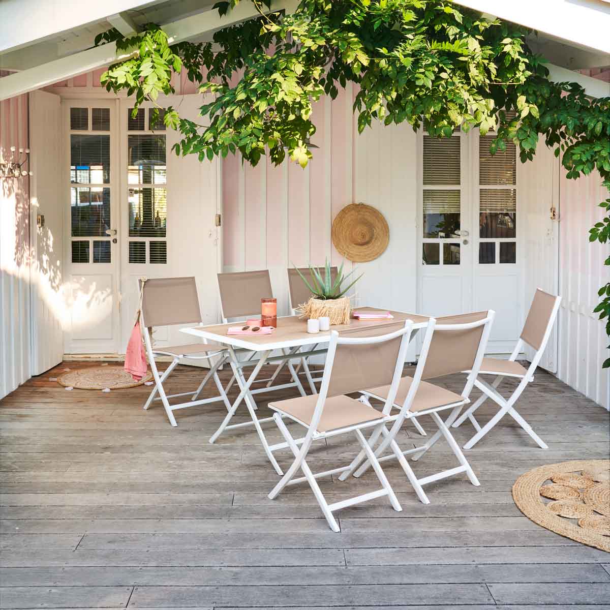 Mesa dobr&aacute;vel par 6 pessoas AZUA em alum&iacute;nio