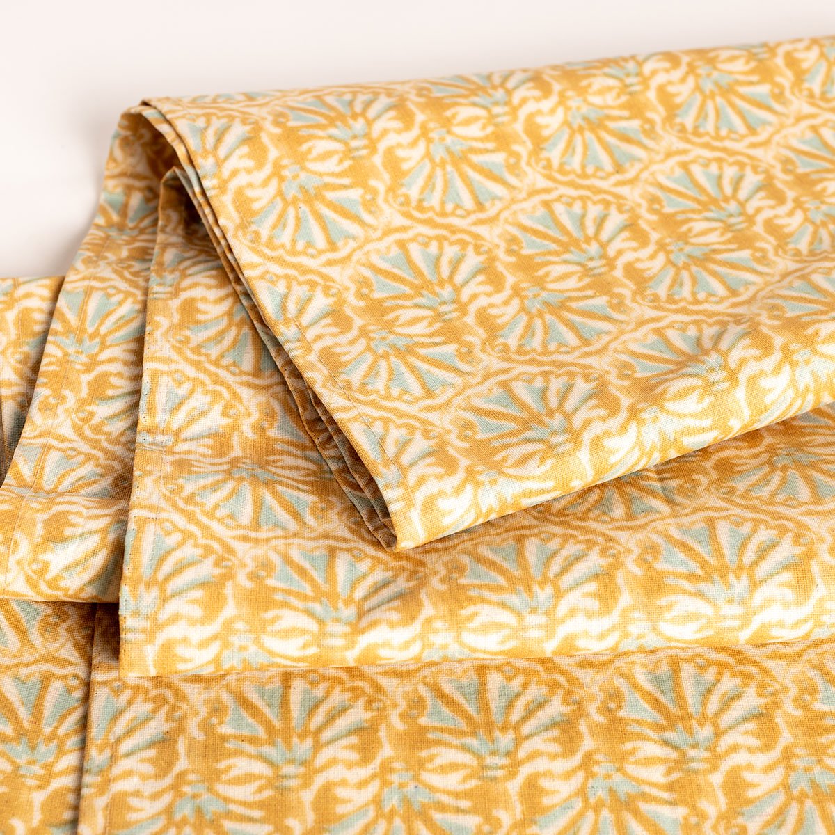 Toalha de mesa LOUR amarela 150x250cm