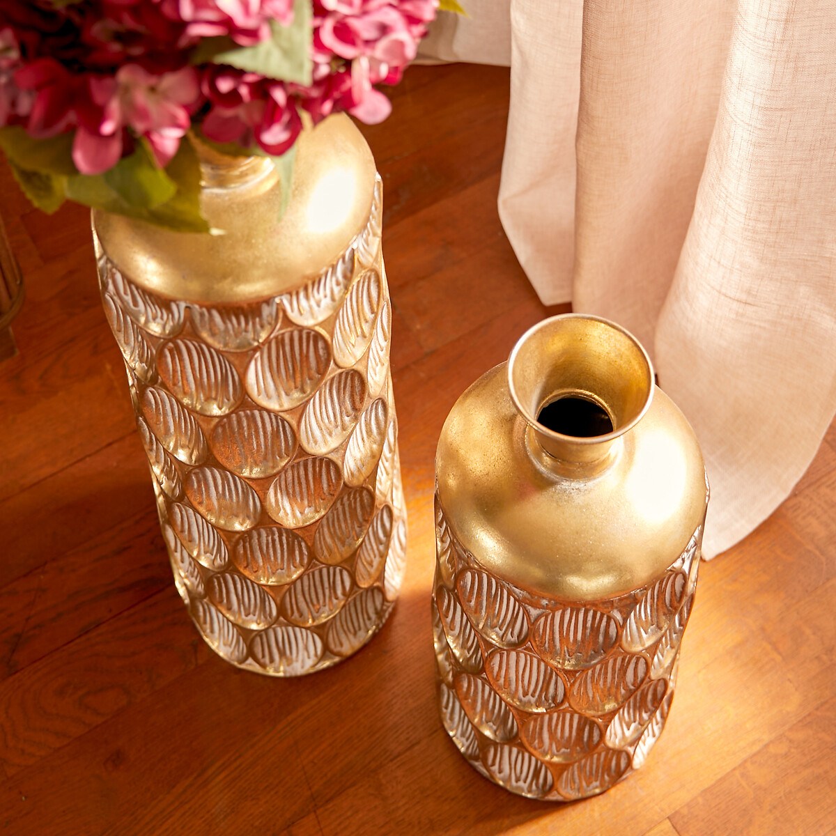 Jarra com textura BELLI dourado 41cm