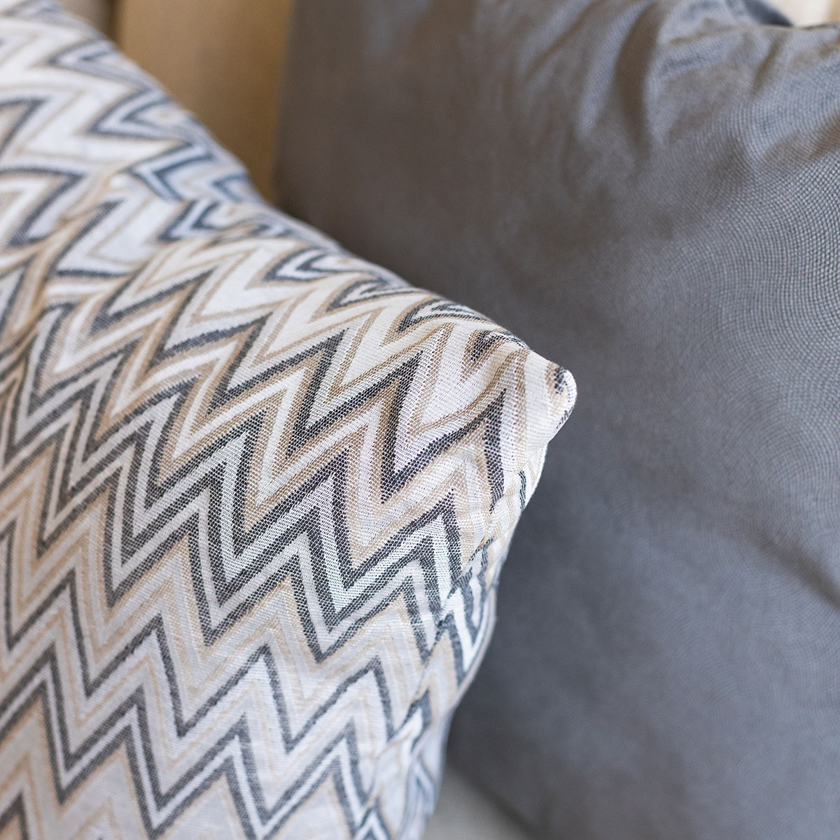 Almofada decorativa VEXUS cinza e bege 50x50cm