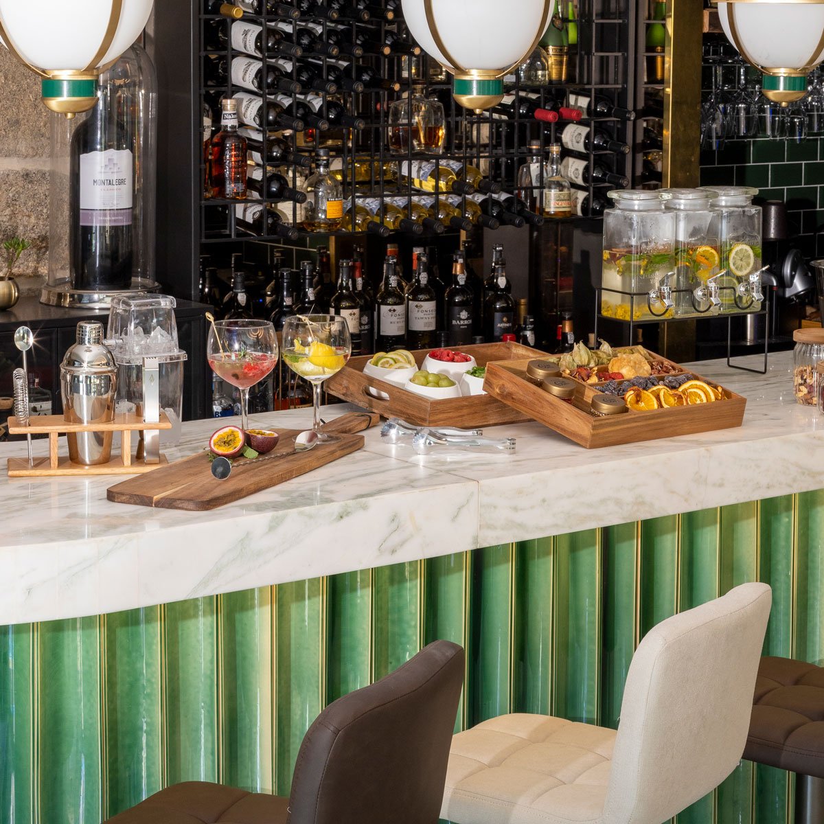 Conjunto de 3 frascos de vidro com torneira 3x1,5l