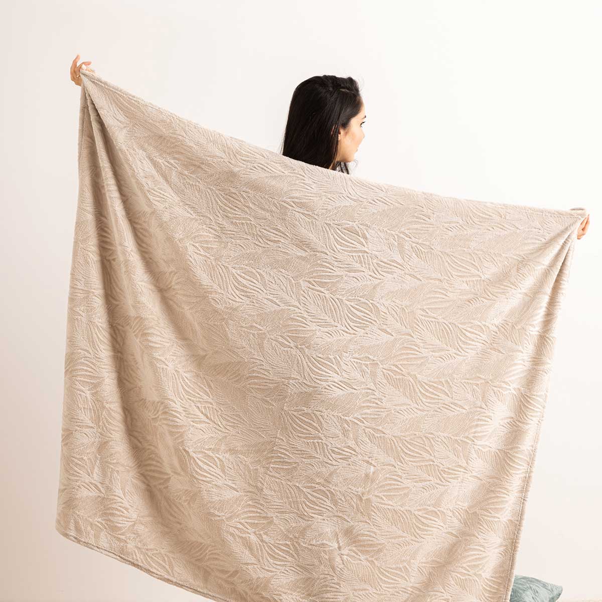 Manta Ryo Em Flanela Bege 125x150cm