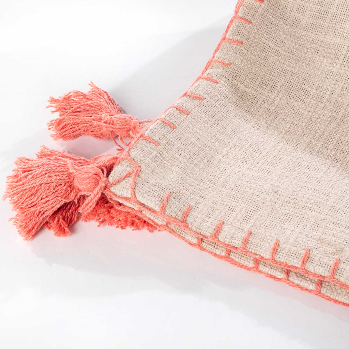 Manta cru com tassels rosa 120x160cm