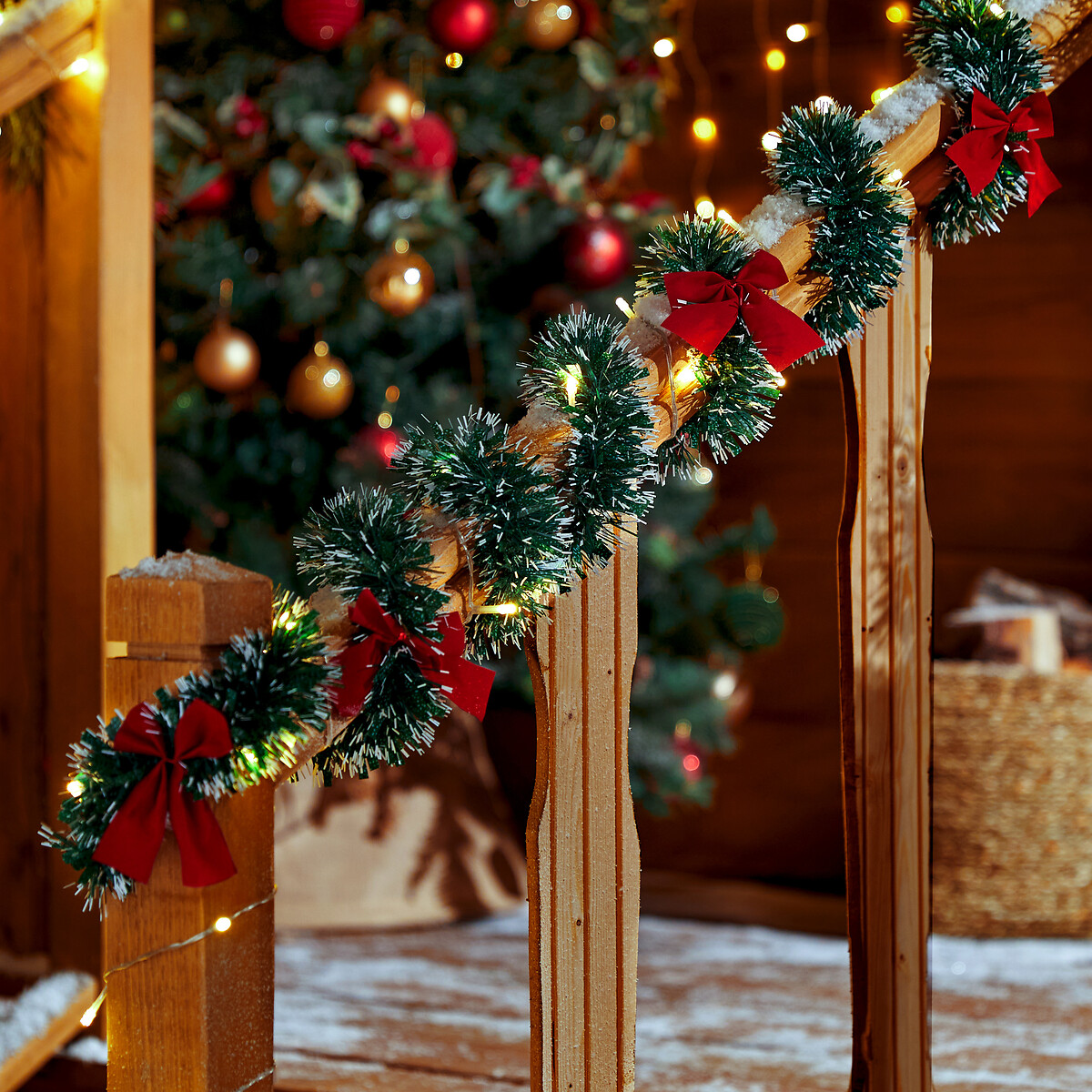 Grinalda verde com la&ccedil;os vermelhos 200cm