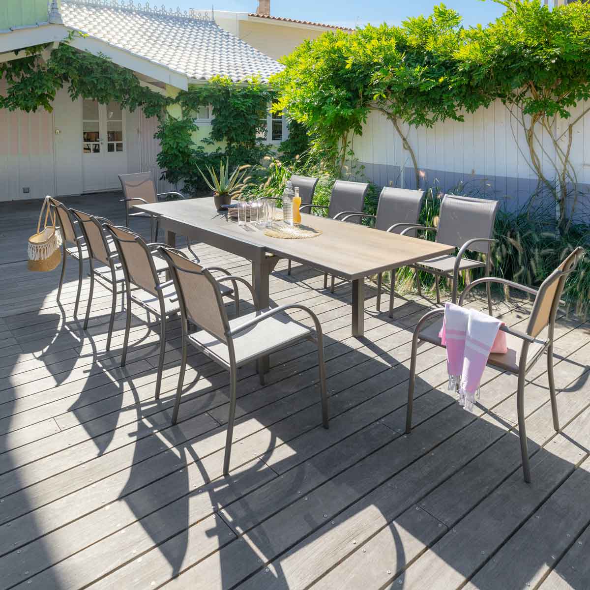 Conjunto de mesa extensível e 6 cadeiras PIAZZA