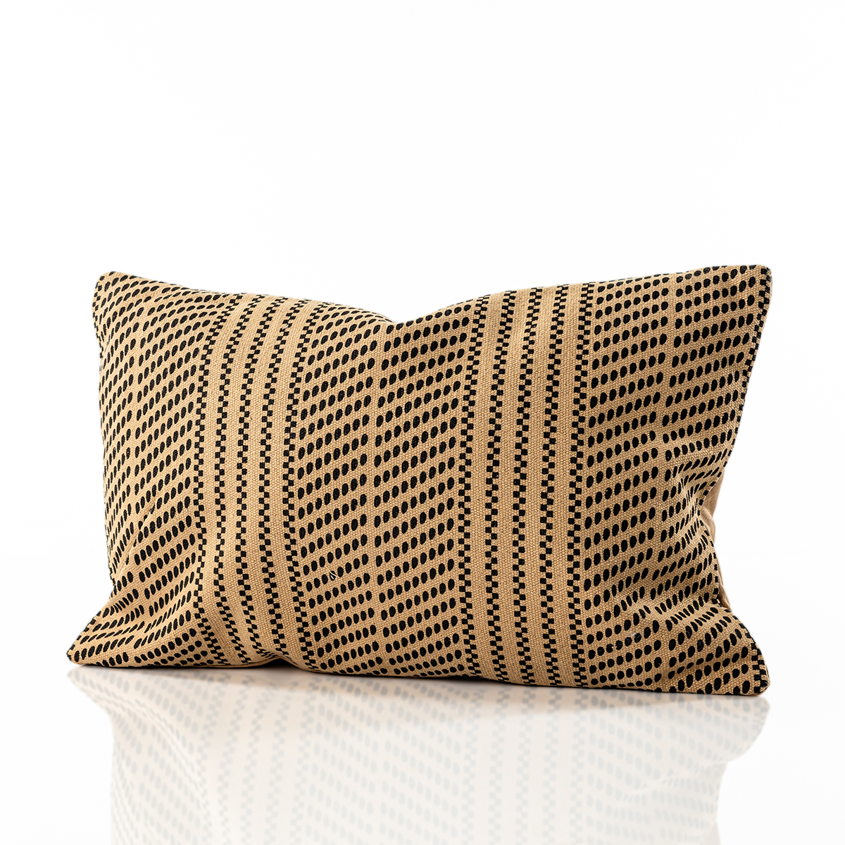 Almofada INUIT riscas cru e preto 30x50cm