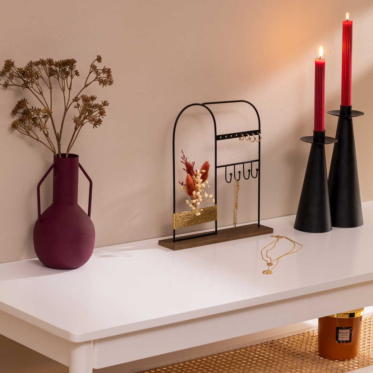 Porta bijuteria preto em metal e madeira