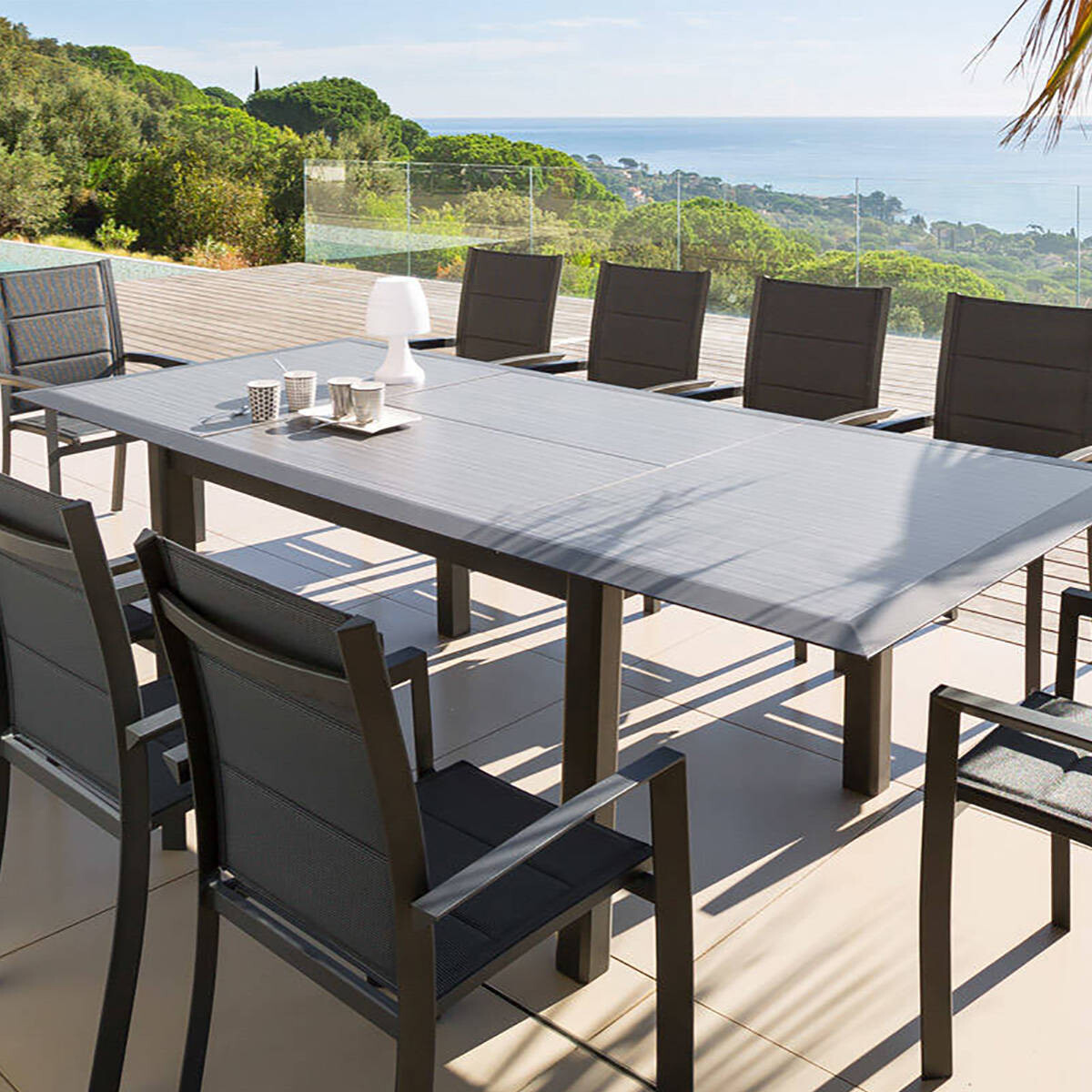 Cadeira com bra&ccedil;os ALLURE cinza graphite
