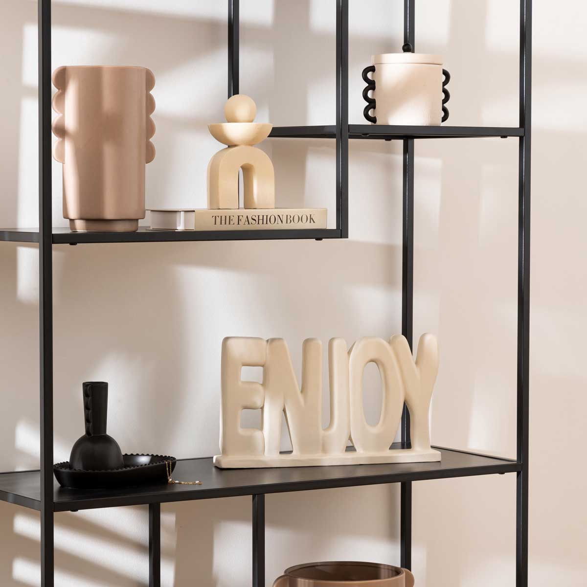 Est&aacute;tua decorativa BLI em cer&acirc;mica