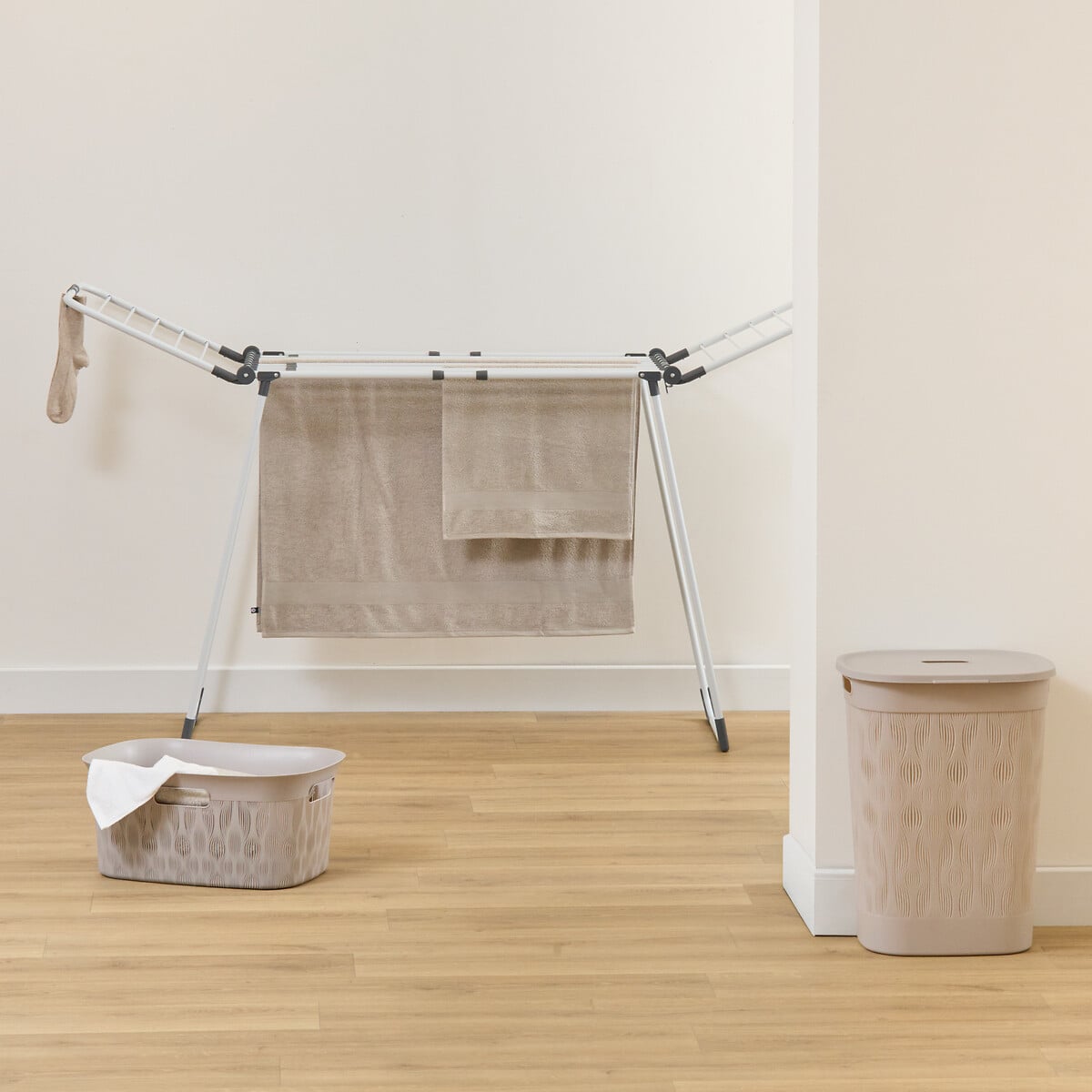 Estendal extens&iacute;vel para roupa SINAI branco
