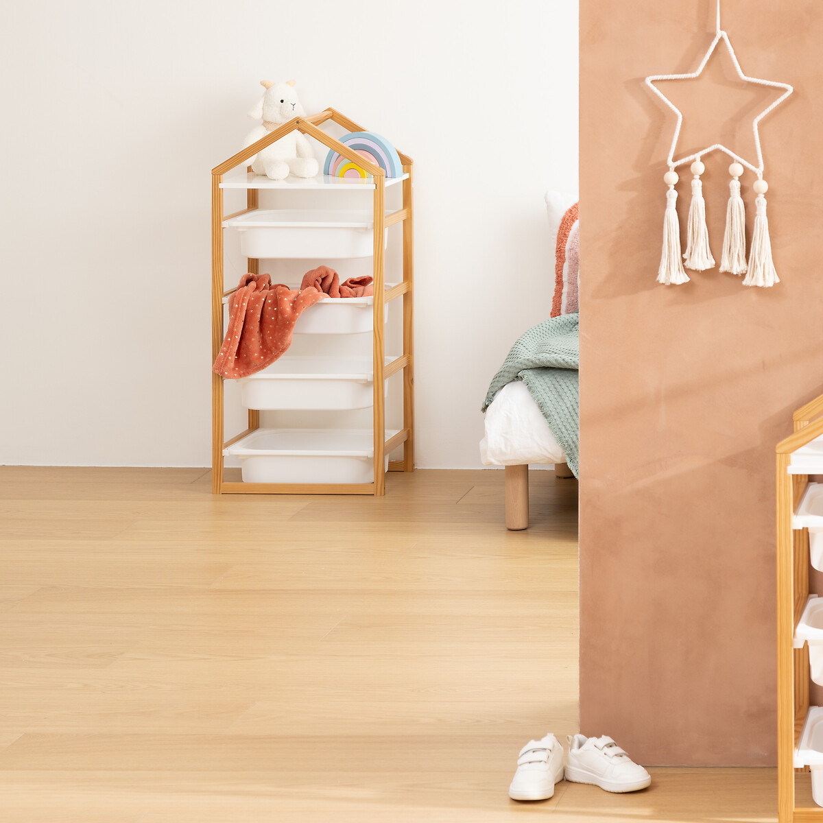 M&oacute;vel BAKO de arruma&ccedil;&atilde;o com 5 n&iacute;veis e 4 cestos