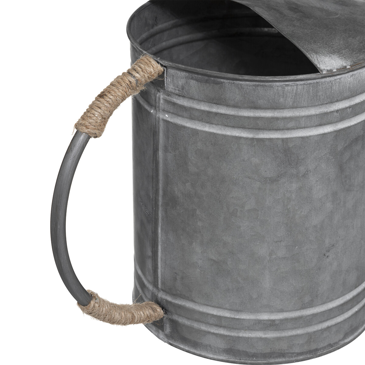 Regador cinza em zinco