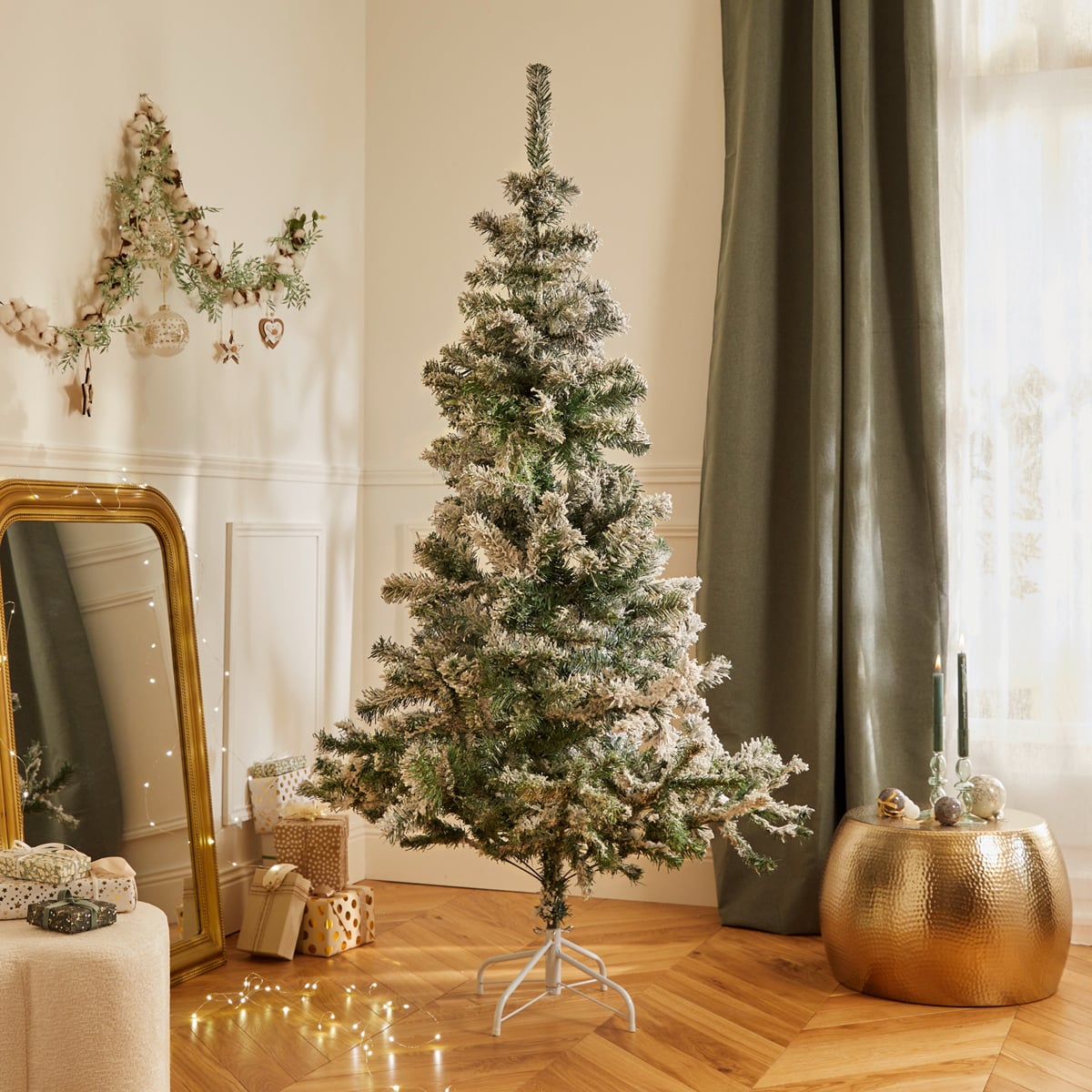 &Aacute;rvore de natal FLOQUE verde com efeito neve 180cm