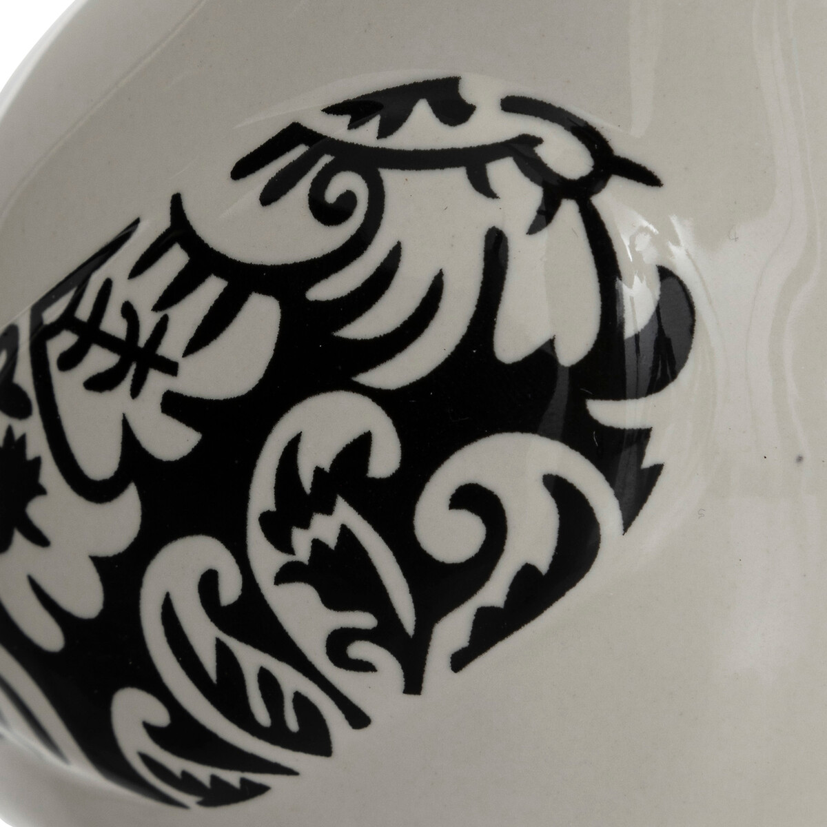 Estátua de passaro branco e preto em cerâmica