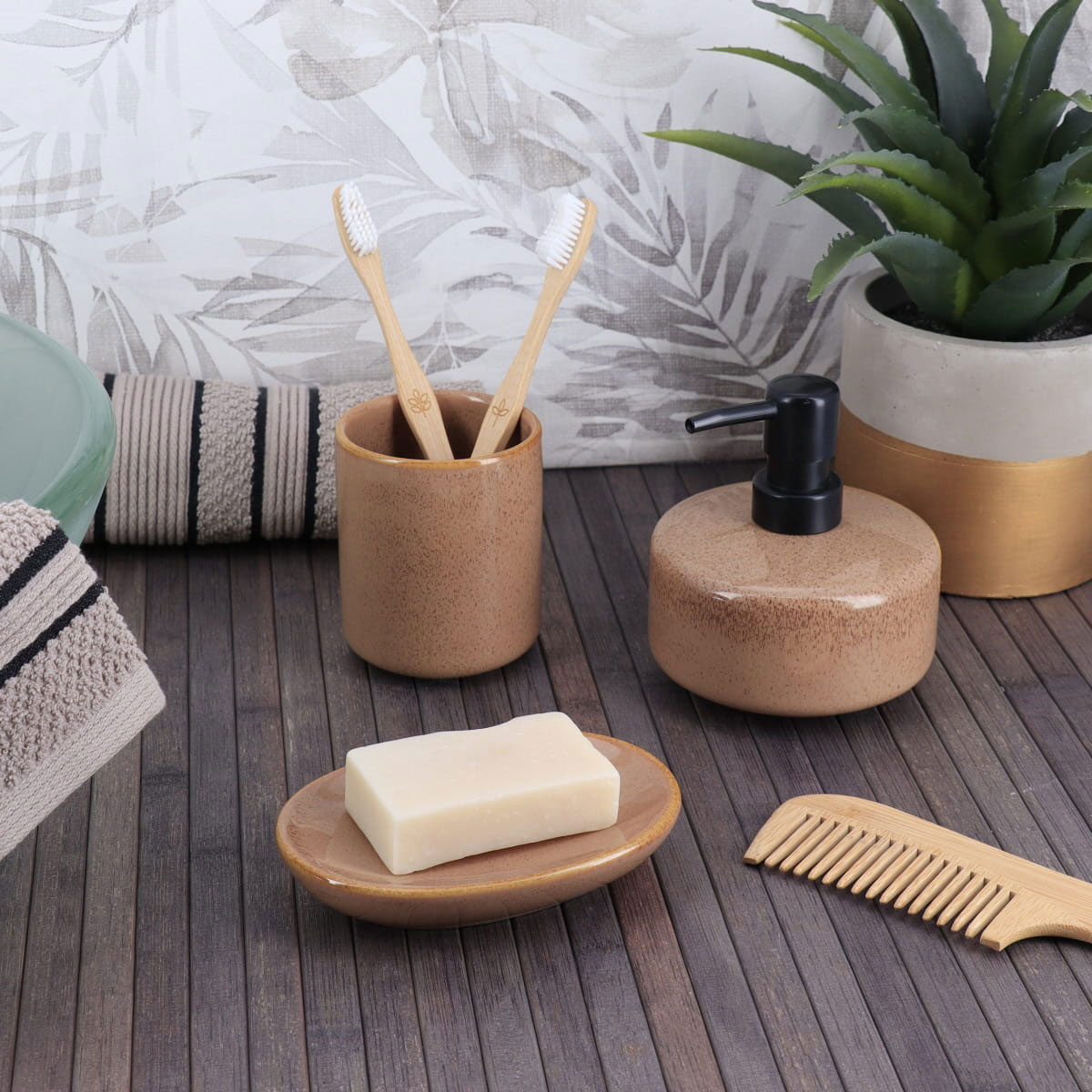 Doseador de sabonete l&iacute;quido em cer&acirc;mica taupe 400ml