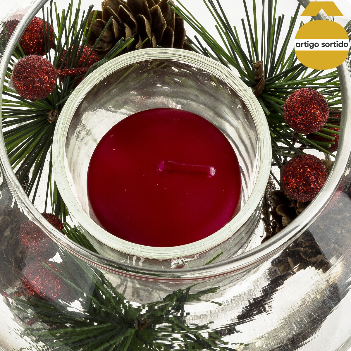 Vela com arranjo natal&iacute;cio em casti&ccedil;al de vidro