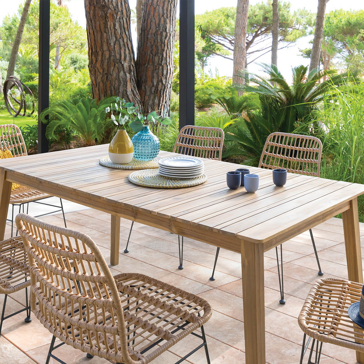 Mesa TIWI castanha em madeira acácia 6 pessoas