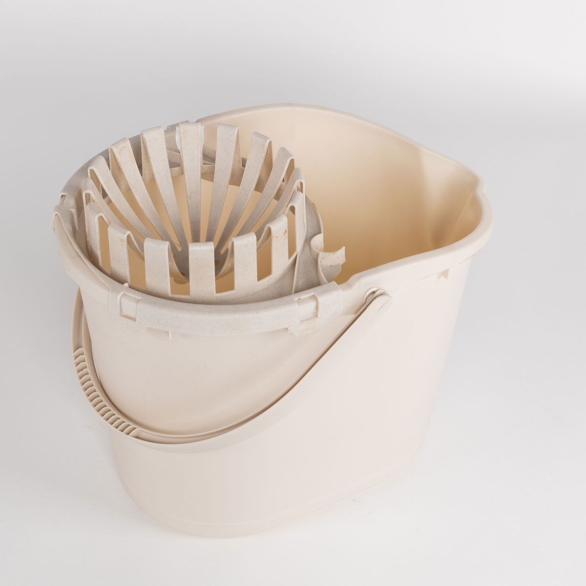 Balde bege com espremedor 16L