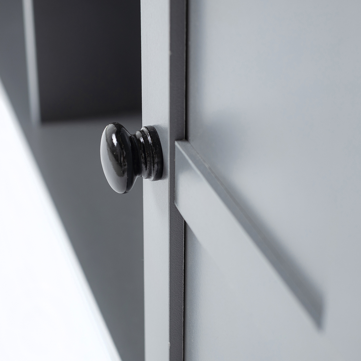 Banco com arrumação cinza