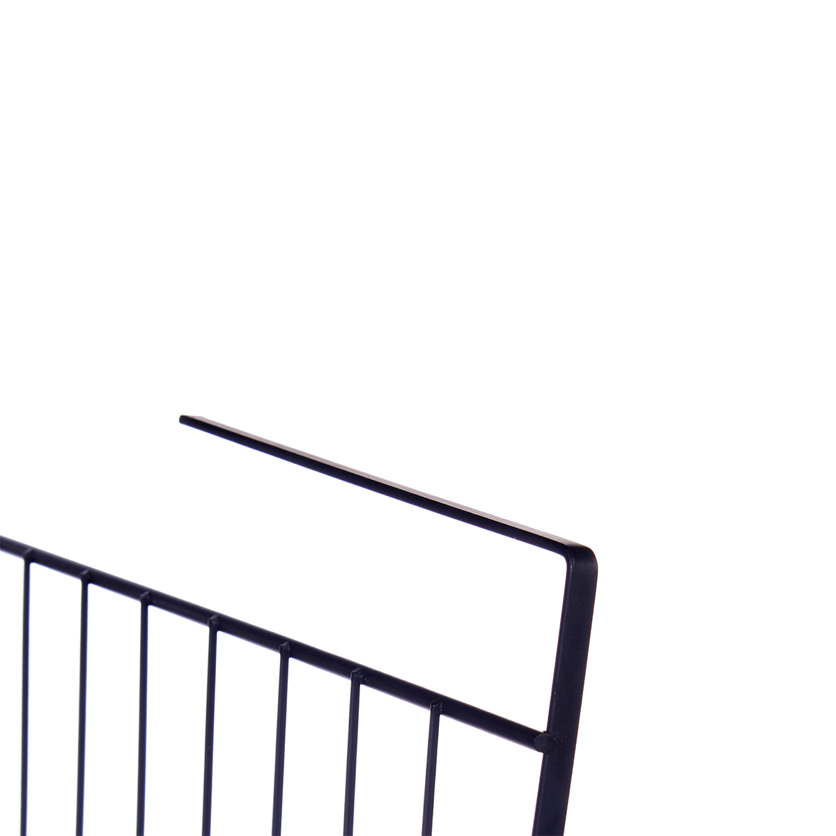 Cesto preto em metal para pendurar