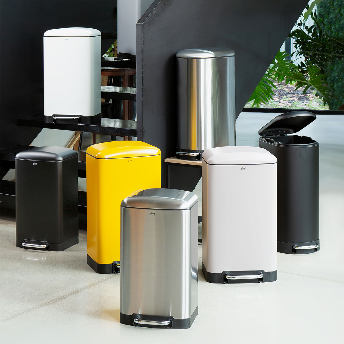 Balde do lixo ARIANE preto com pedal 50l