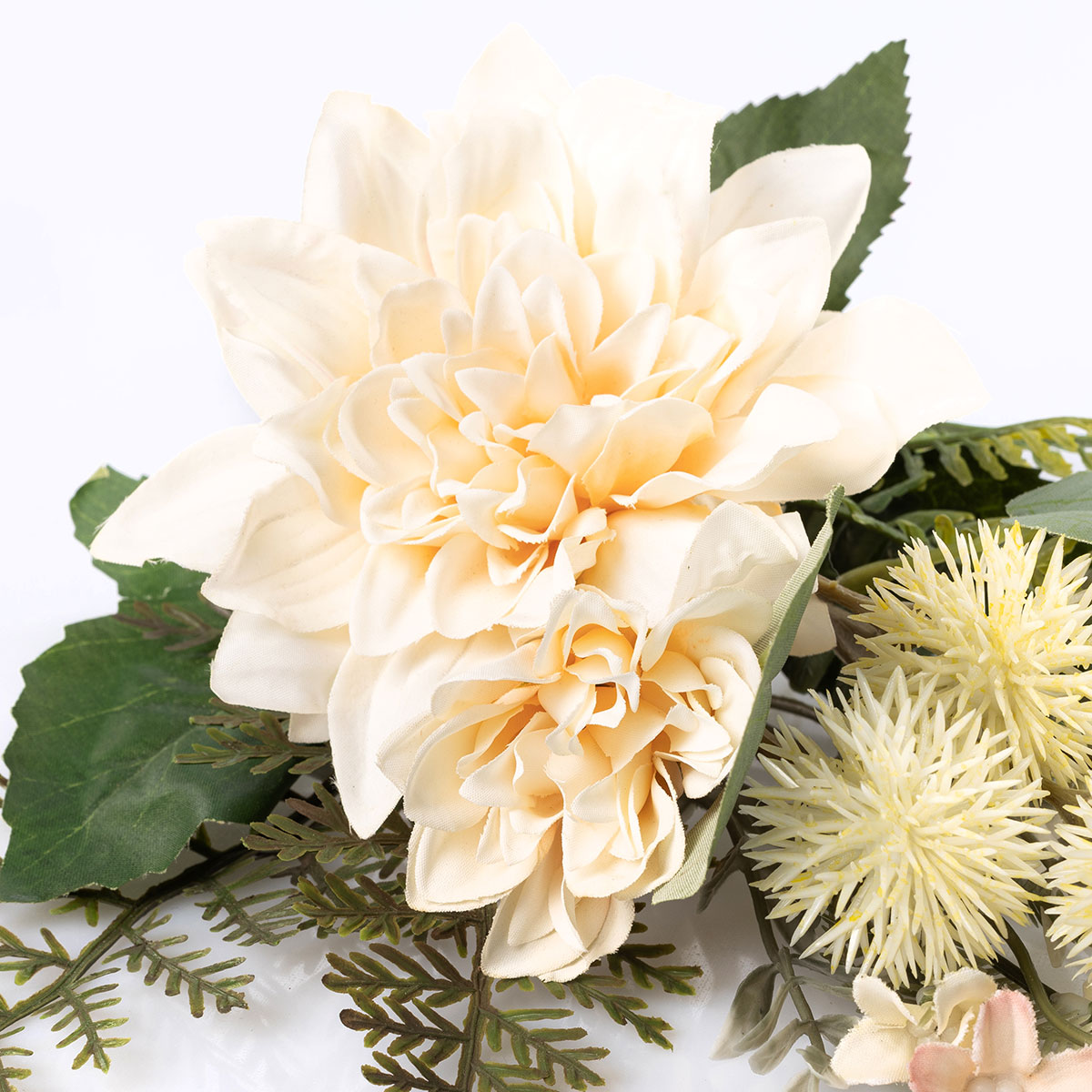 Bouquet artificial de d&aacute;lia com cardos bege 30cm